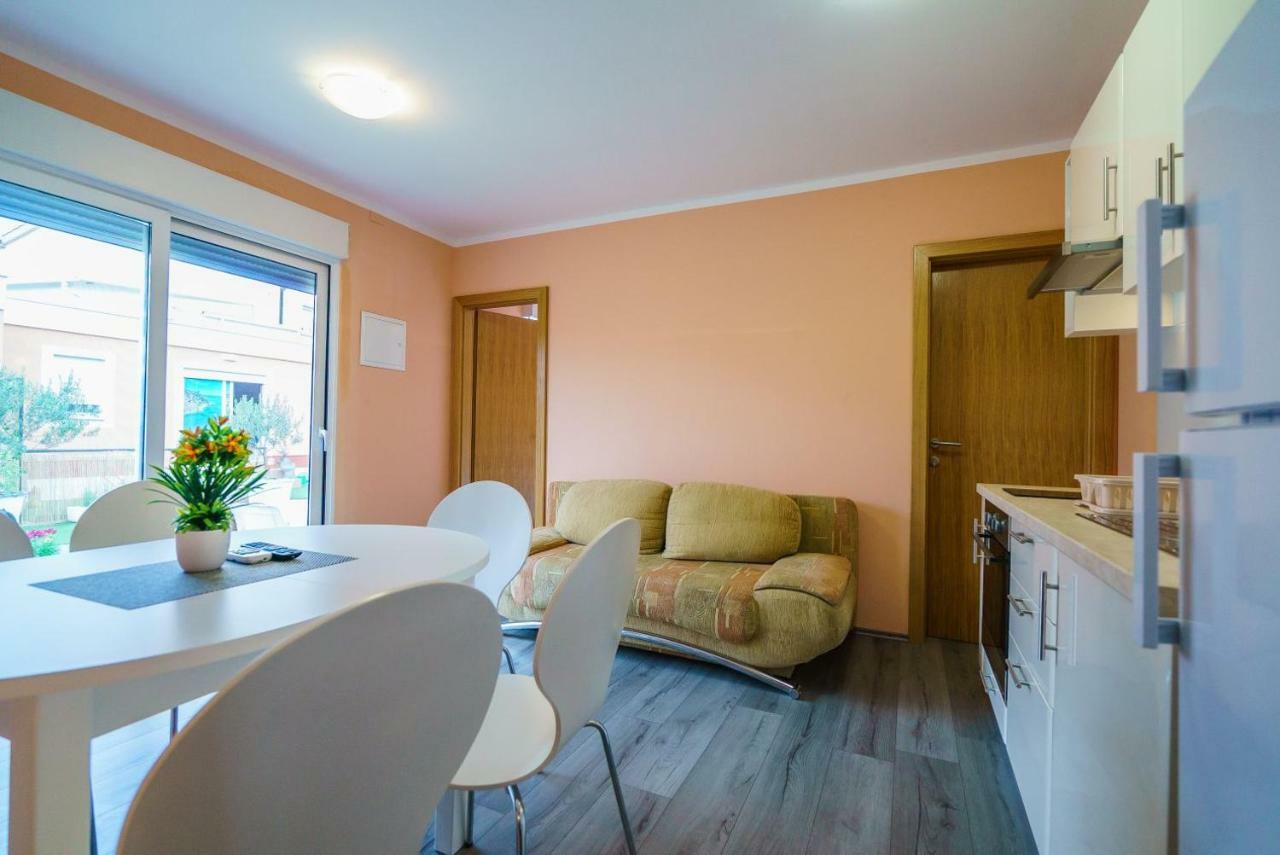 Apartmani Stobrec Split Exteriör bild