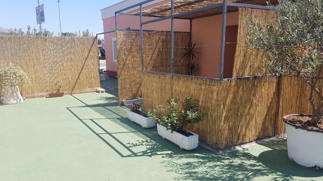 Apartmani Stobrec Split Exteriör bild